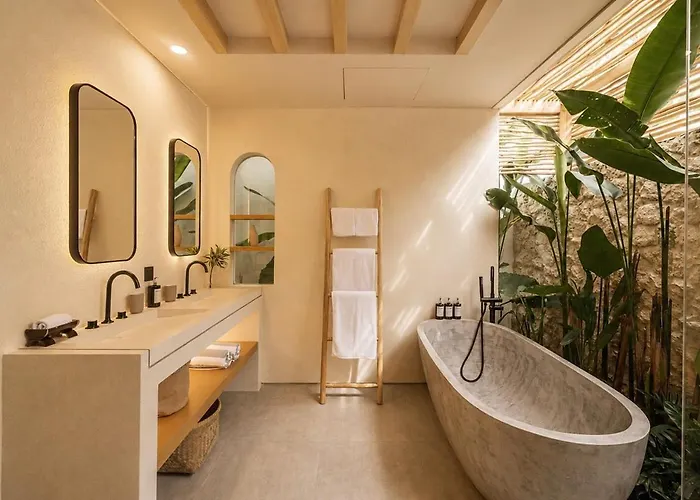 Villa New Tropical - Private Pool & Sunset Rooftop