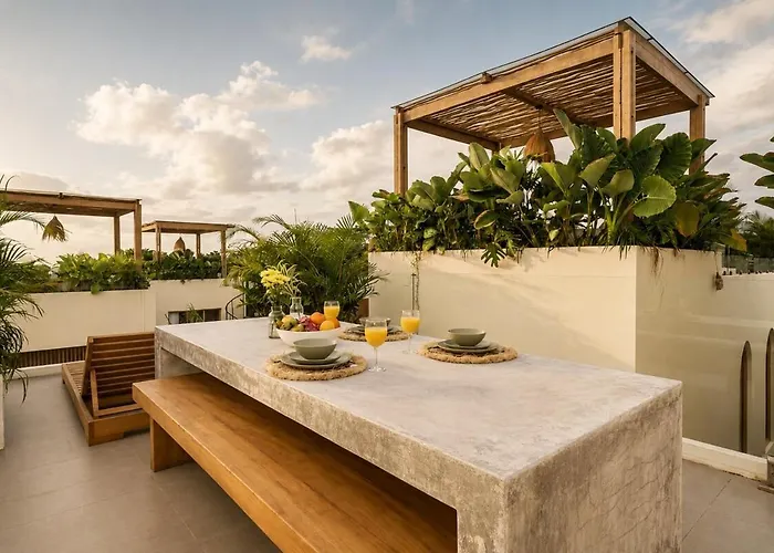 Villa New Tropical - Private Pool & Sunset Rooftop
