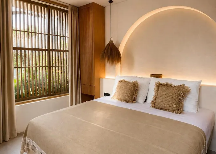 New Tropical - Private Pool & Sunset Rooftop Villa *